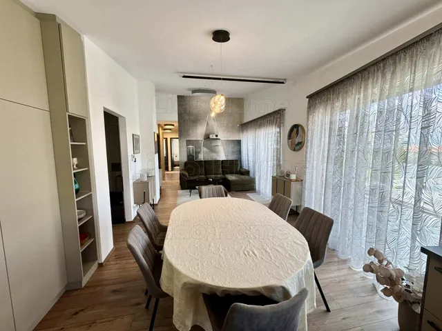 Eladó lakás Siófok, Balatonszéplak 89 nm