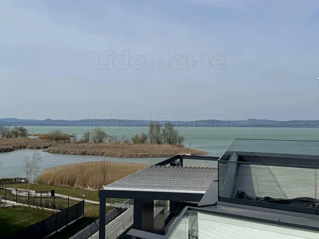 Eladó lakás Balatonszemes 138 nm