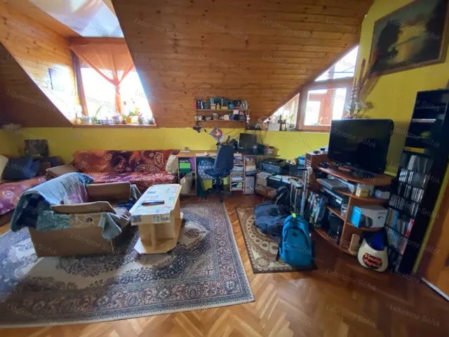 Eladó lakás Balatonszárszó 75 nm