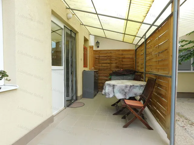 Eladó nyaraló Szántód 90 nm