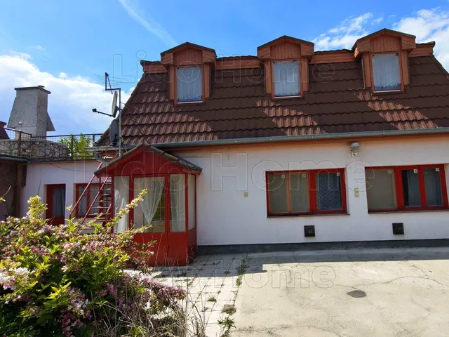 Eladó ház Balatonszabadi 287 nm