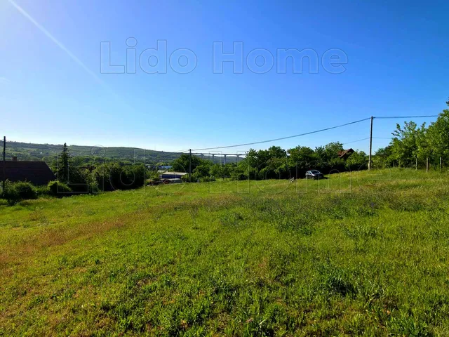 Eladó telek Kőröshegy 2173 nm