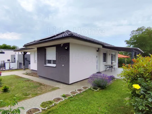 Eladó ház Siófok, Szabadifürdő 93 nm