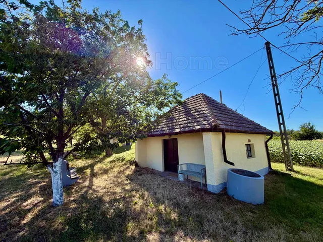 Eladó mezőgazdasági ingatlan Ádánd 30 nm