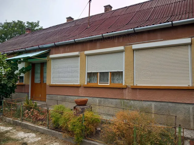 Eladó ház Mezőkomárom 95 nm