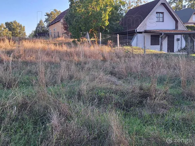 Eladó telek Zamárdi 726 nm