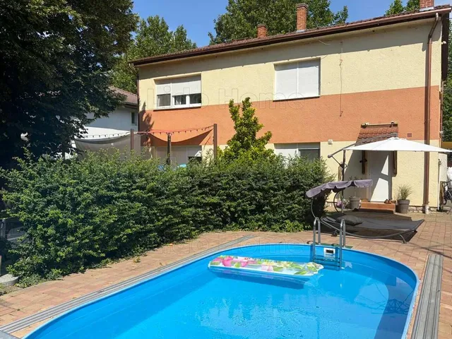 Eladó ház Siófok, Aranypart 208 nm