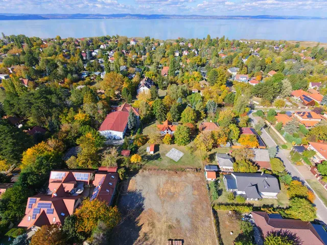 Eladó telek Zamárdi, Fürdőtelep 2528 nm