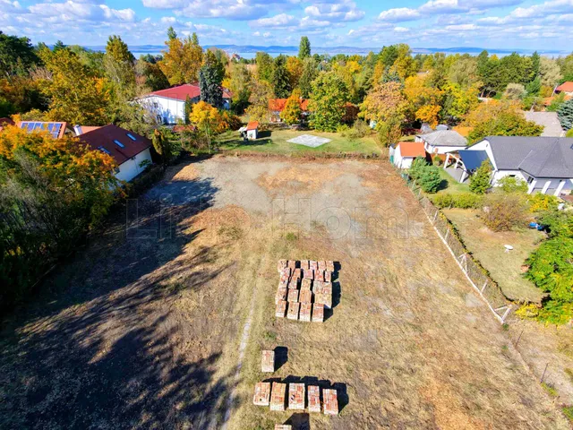 Eladó telek Zamárdi, Fürdőtelep 2528 nm