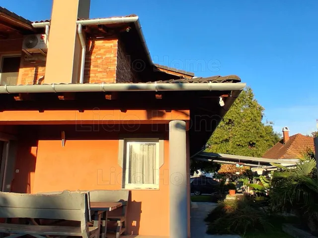 Eladó ház Siófok, Szabadifürdő 201 nm