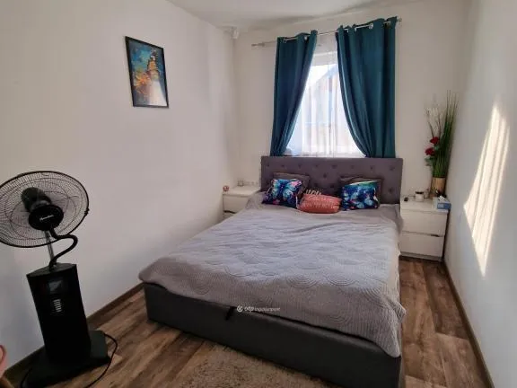 Eladó ház Szirmabesenyő 220 nm