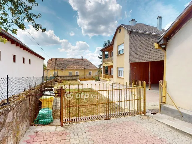 Eladó ház Tarcal 170 nm