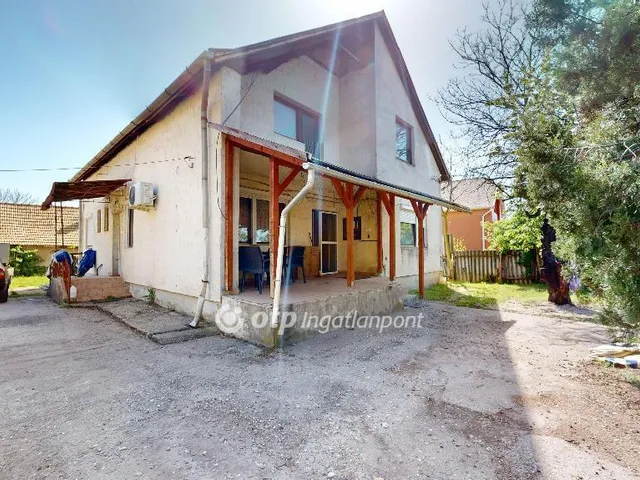 Eladó ház Mezőcsát 240 nm