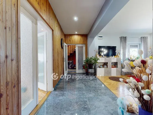 Eladó ház Encs 242 nm