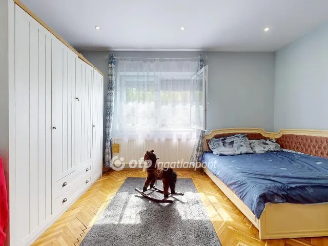 Eladó ház Encs 242 nm