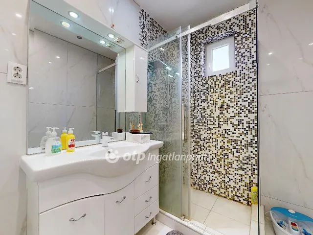 Eladó ház Encs 242 nm