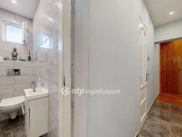 Eladó ház Encs 242 nm