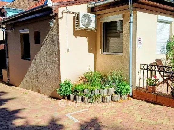 Eladó kereskedelmi és ipari ingatlan Eger 202 nm