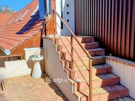 Eladó kereskedelmi és ipari ingatlan Eger 202 nm