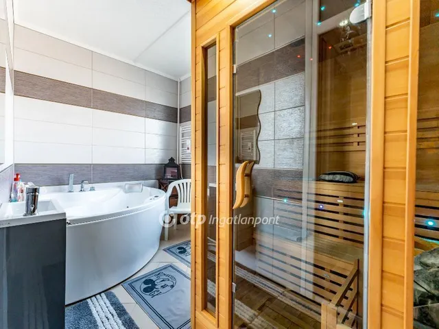 Eladó lakás Kazincbarcika 114 nm