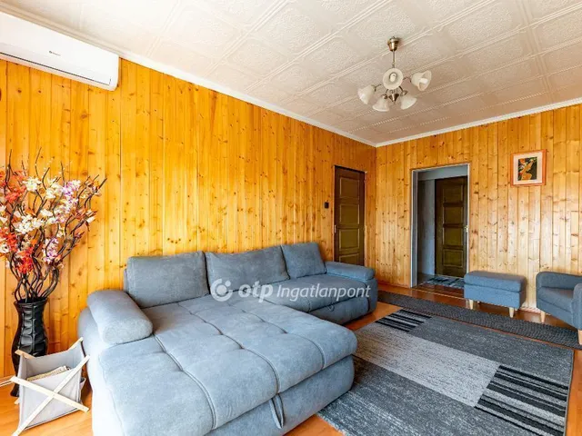 Eladó lakás Kazincbarcika 114 nm