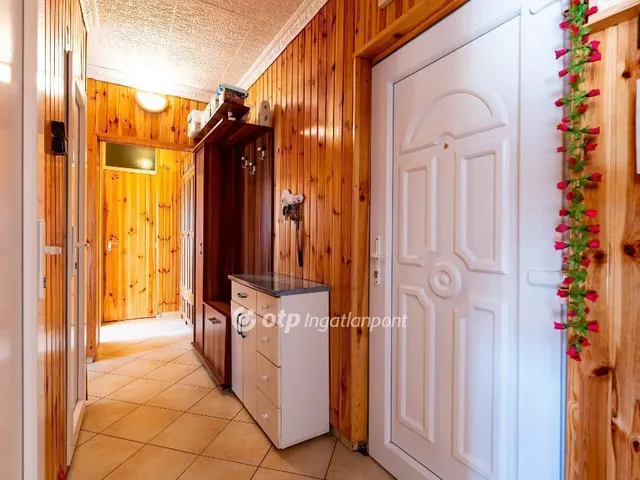 Eladó lakás Kazincbarcika 114 nm