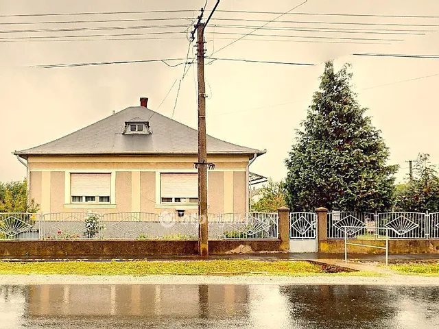 Eladó ház Felsőnyárád 100 nm