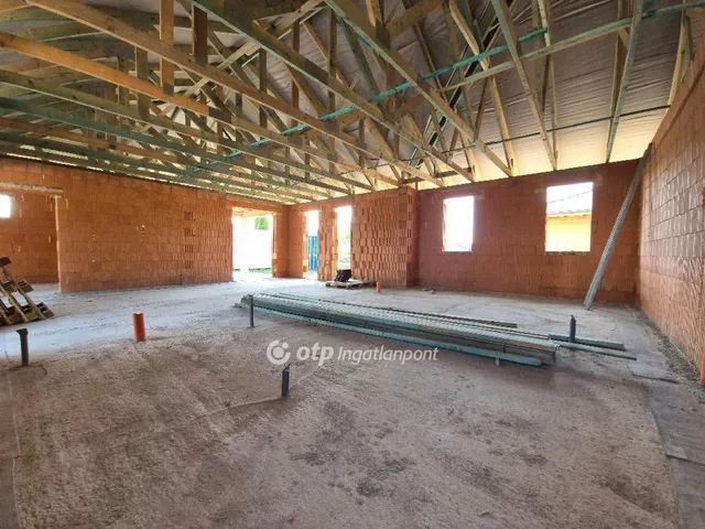 Eladó ház Kistokaj 136 nm