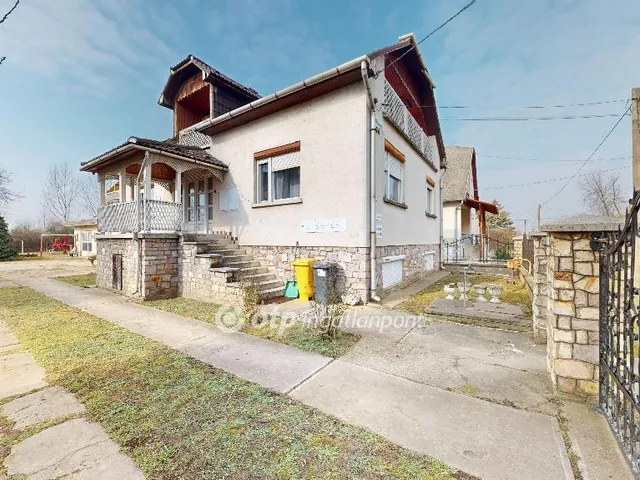 Eladó ház Halmaj 250 nm