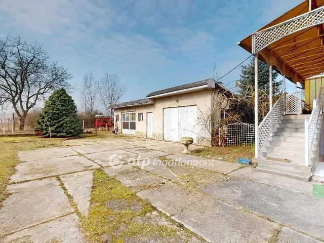 Eladó ház Halmaj 250 nm