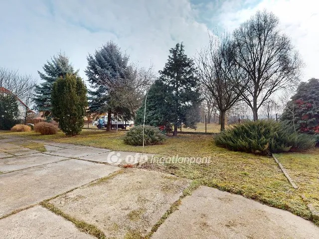 Eladó ház Halmaj 250 nm