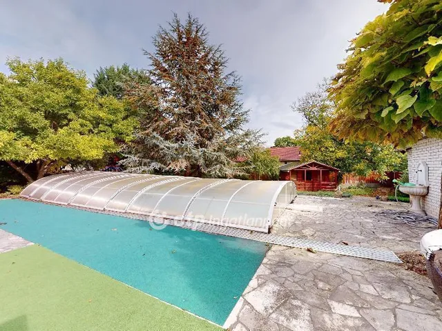 Eladó ház Halmaj 300 nm