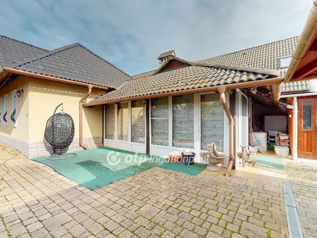 Eladó ház Halmaj 300 nm