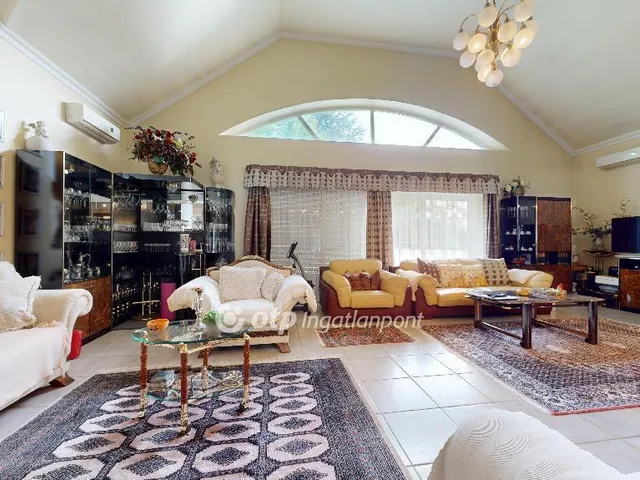 Eladó ház Halmaj 300 nm