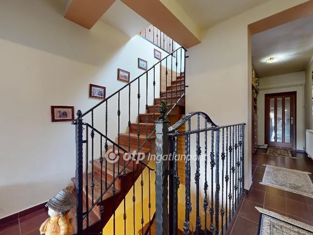 Eladó ház Halmaj 300 nm