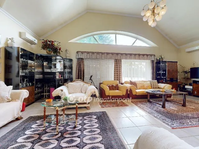 Eladó ház Halmaj 300 nm