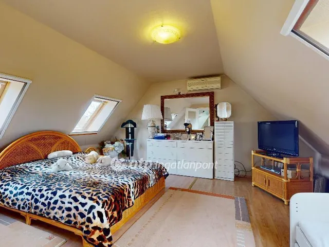 Eladó ház Halmaj 300 nm