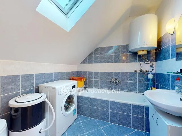 Eladó ház Szirmabesenyő 158 nm