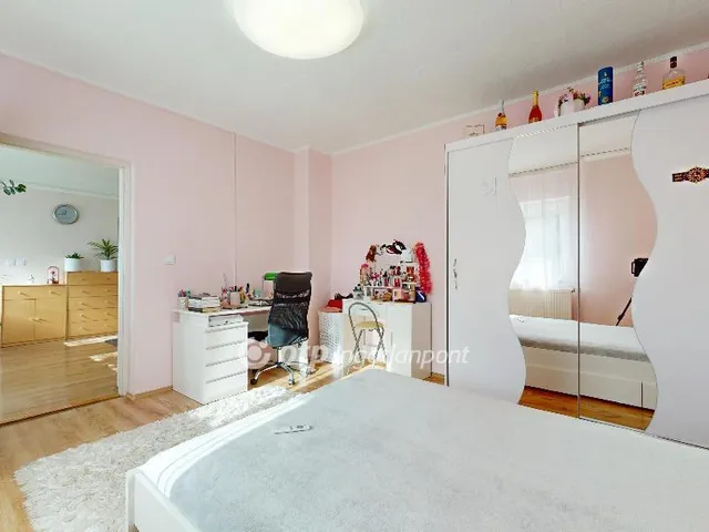 Eladó ház Szirmabesenyő 158 nm