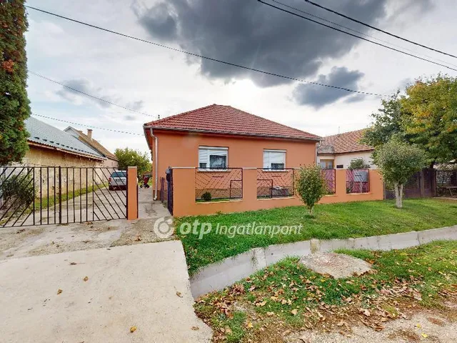 Eladó ház Halmaj 77 nm
