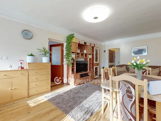 Eladó ház Szirmabesenyő 158 nm