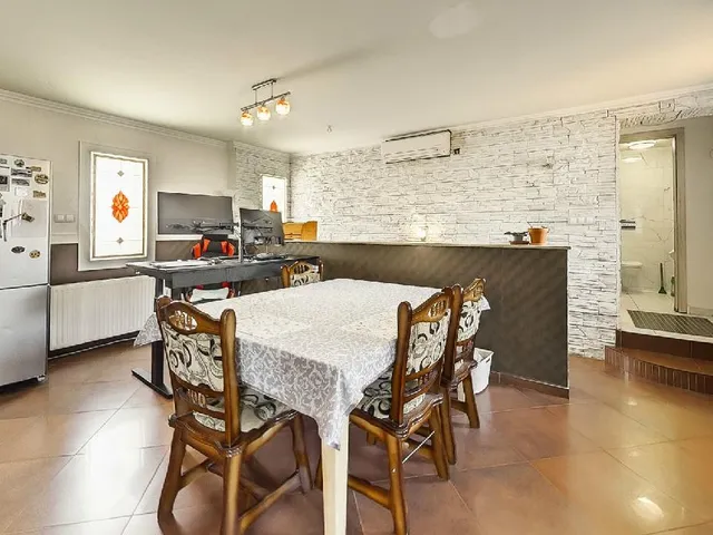 Eladó lakás Eger, Törvényház utca 109 nm