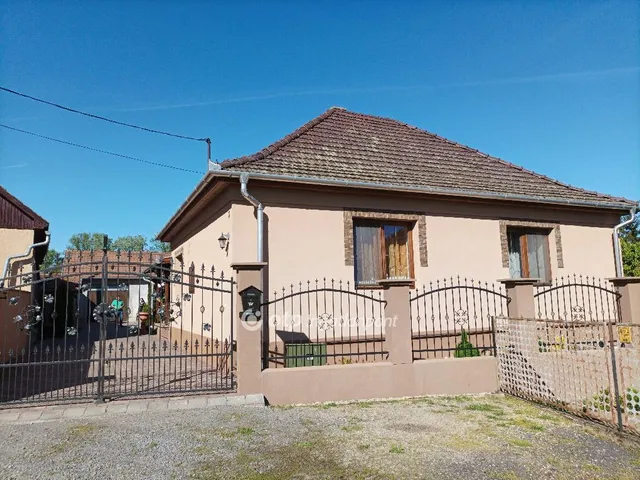 Eladó ház Sárospatak 235 nm