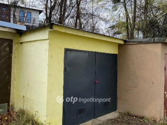 Eladó garázs Miskolc 22 nm
