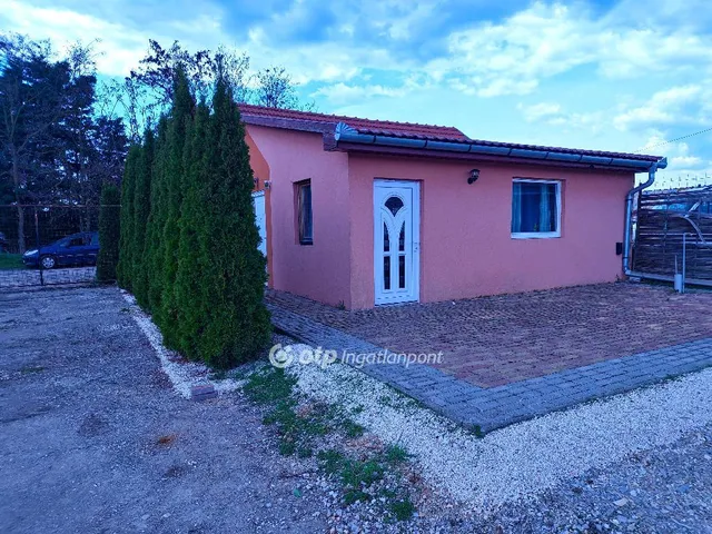 Eladó ház Poroszló 50 nm