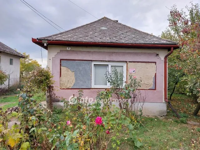 Eladó ház Tiszakarád 61 nm