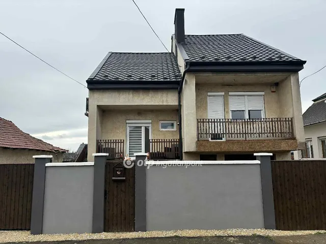 Eladó ház Encs 113 nm