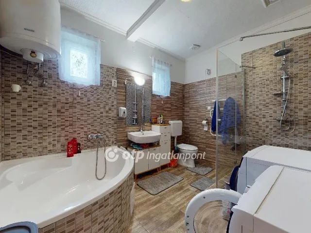 Eladó ház Mezőkeresztes 65 nm