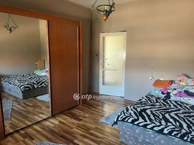 Eladó ház Szentistvánbaksa 250 nm