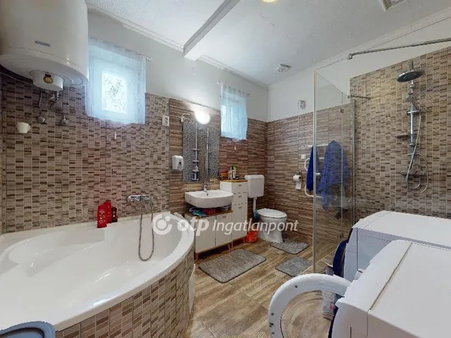 Eladó ház Mezőkeresztes 65 nm